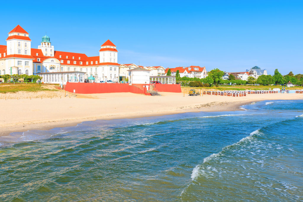 Визначні місця Рюгена Binz-Kurhaus-Ostsee-Strand