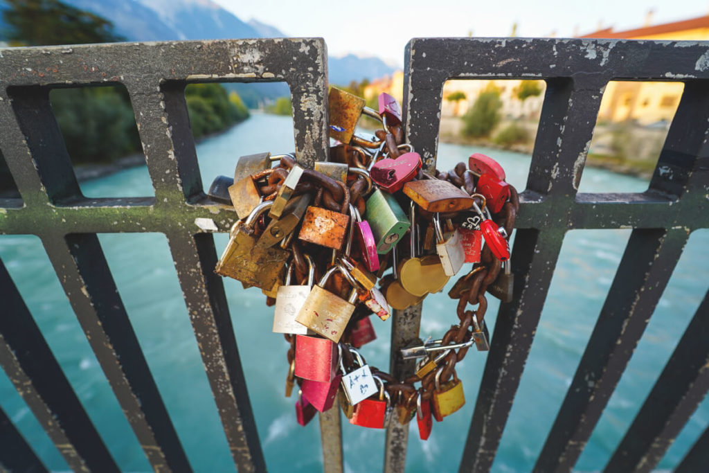 Innsbruck-Tipps-Sehenswuerdigkeiten-Innbruecke-Liebe