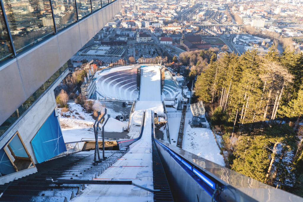 Innsbruck-im-Winter-Bergisel-Skisprungschanze-1