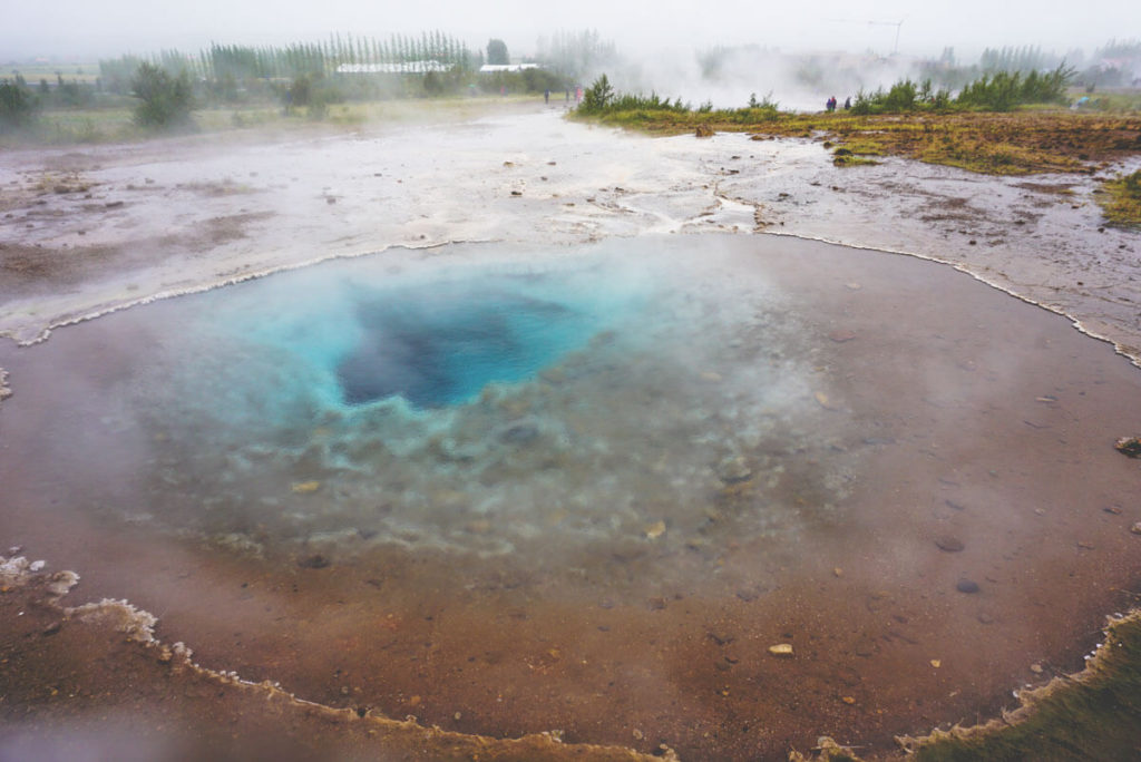 Islands-Golden-Circle-Strokkur-Geysir-heisse-auellen