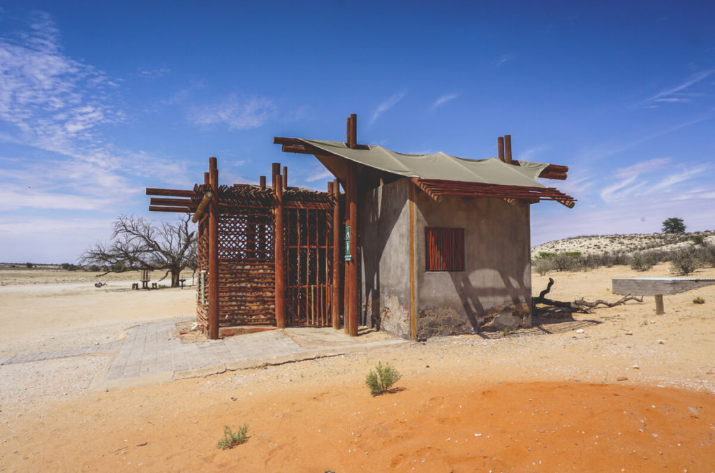 Kgalagadi-Transfrontier-National-Park-Namqua-Parkplatz-Toilette
