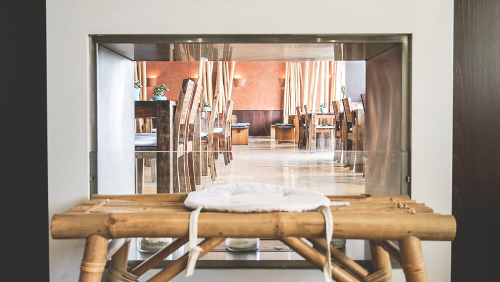 Ko-Ono-Hotel-Konstanz-Lounge-Kamin