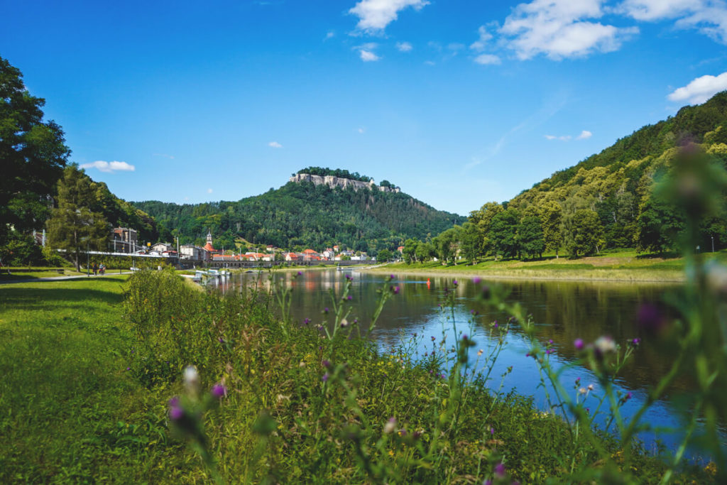 Koenigstein-Saechsische-Schweiz-Elbe