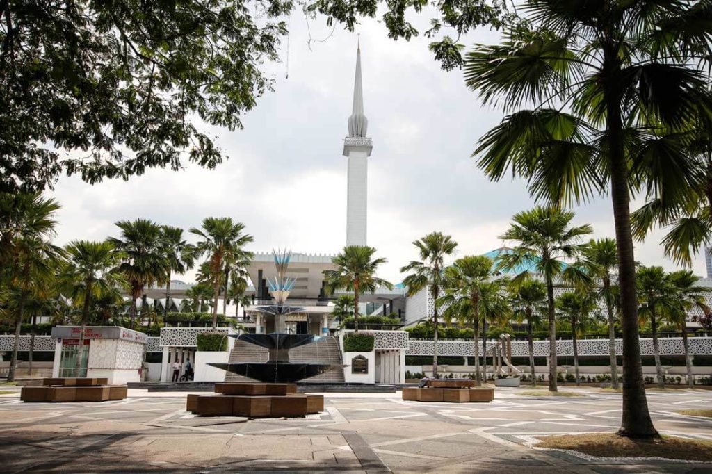 Kuala-Lumpur-Highlights-National-Mosque-Masjid-Negara-Malaysia