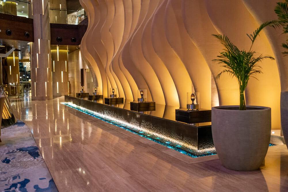 Лоббі готелю Grand Hyatt Abu Dhabi