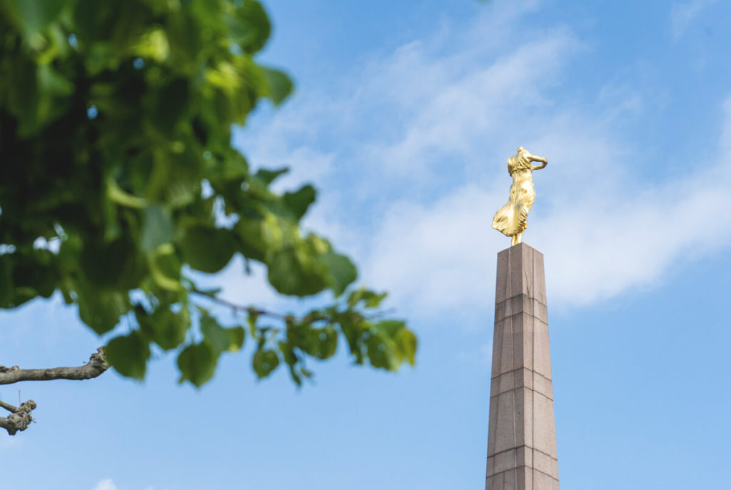 Luxemburg-Sehenswuerdigkeiten-Gelle-Fra-Monument