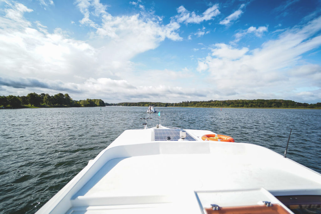 Mecklenburgische-Seenplatte-Hausboot-Locaboat-Malchow