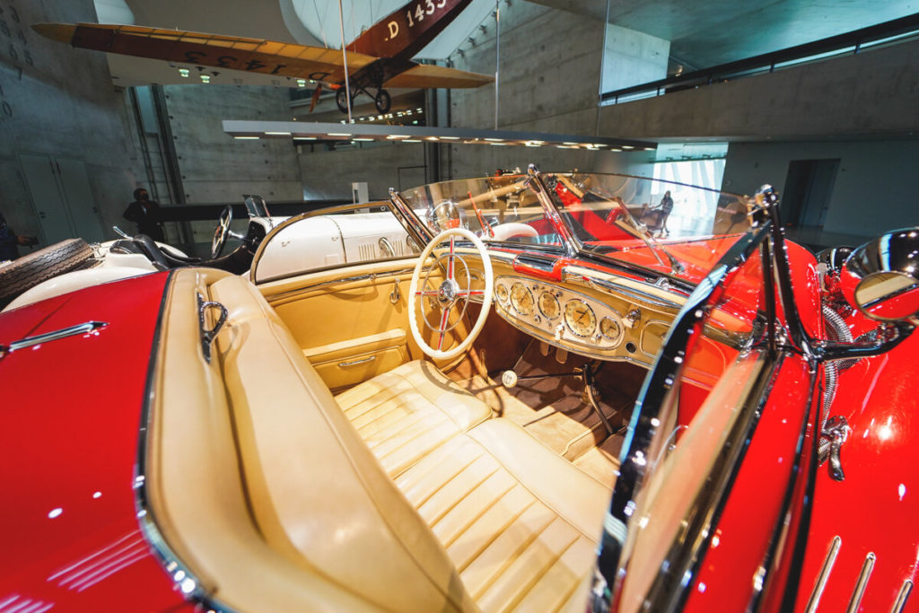 Mercedes-Benz-Museum-Stuttgart-Oldtimer-Ausstellung