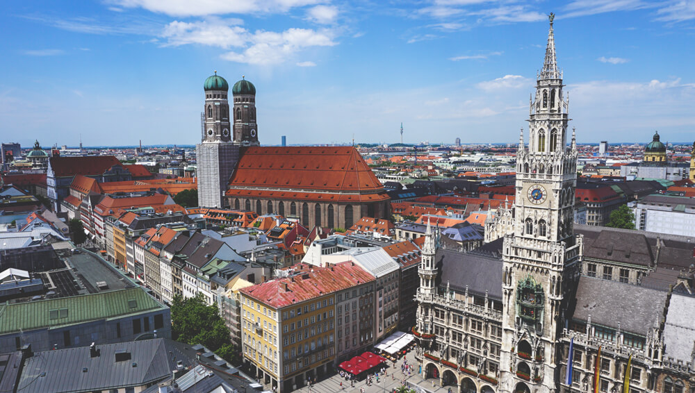 Muenchen-Altstadt-Alter-Peter-Kirche-Aussicht