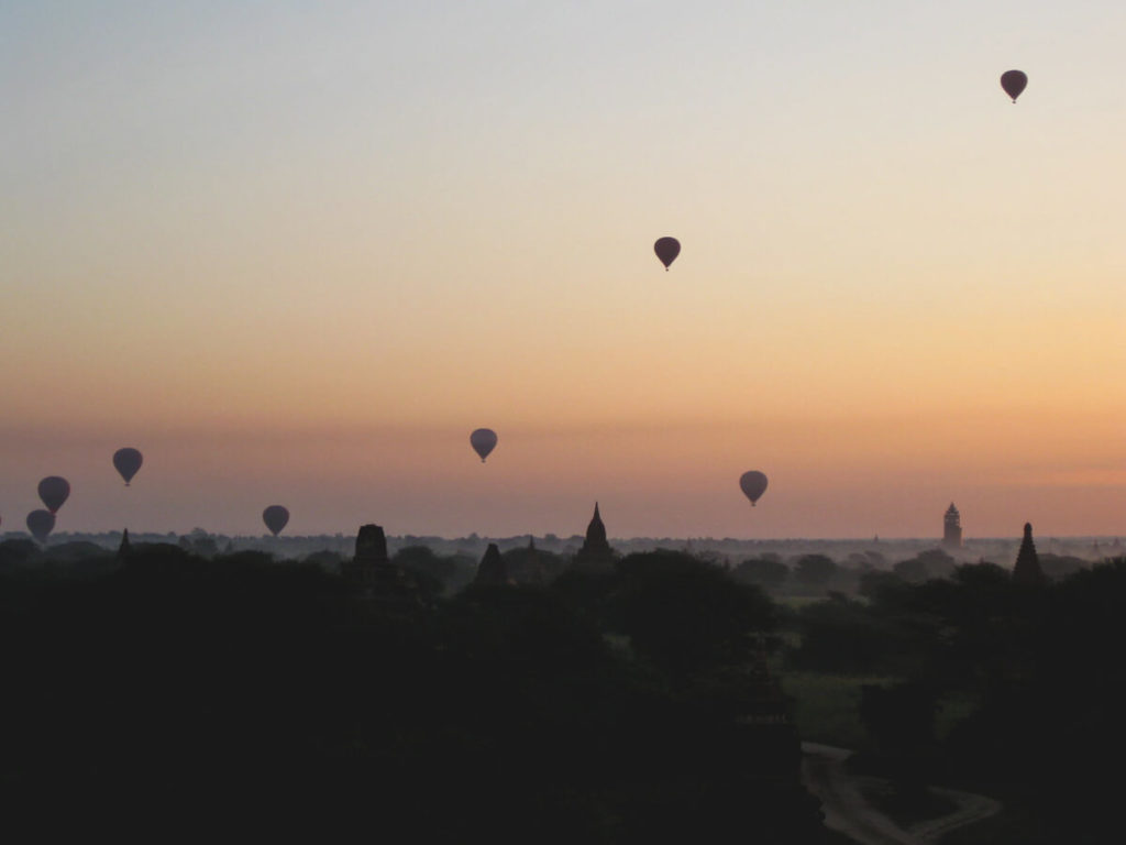 Myanmar-Rundreise-Bagan-Pagoden-Sonnenaufgang-1