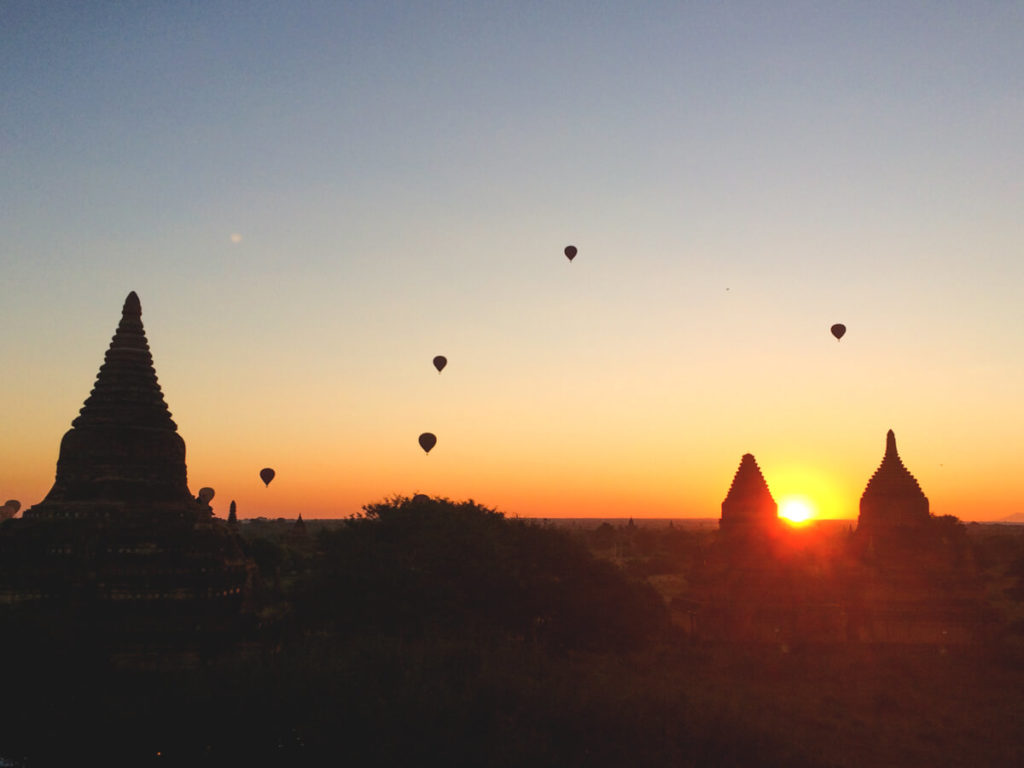 Myanmar-Rundreise-Bagan-Pagoden-Sonnenaufgang