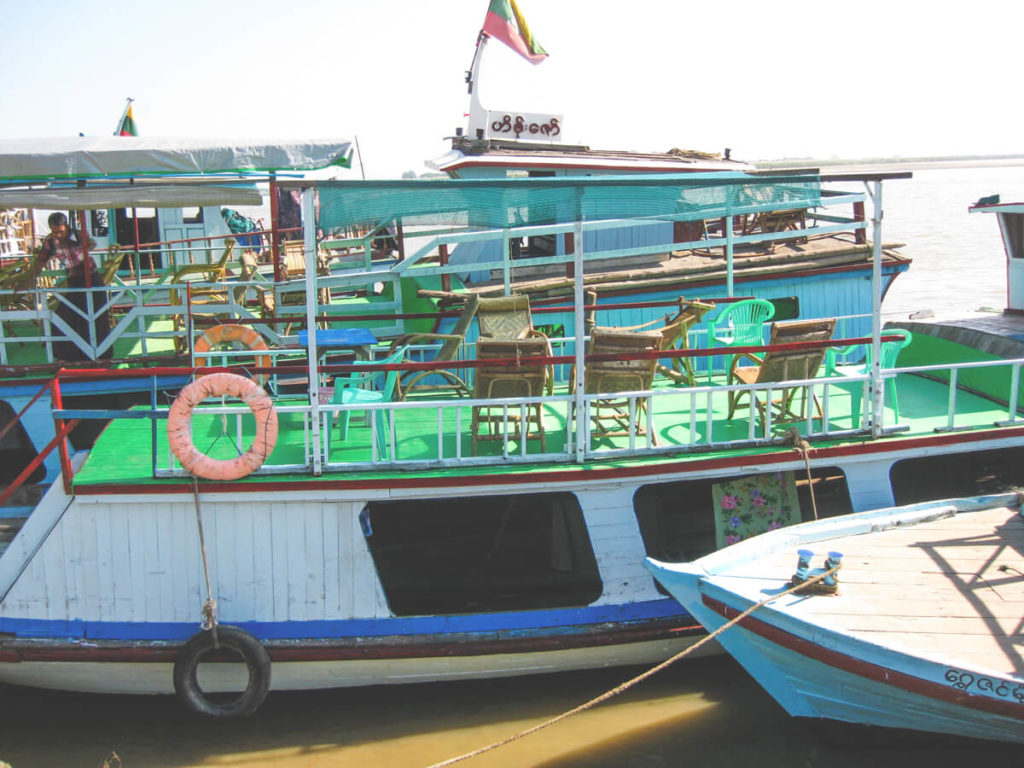 Myanmar-Rundreise-Mandalay-Faehre-Boot