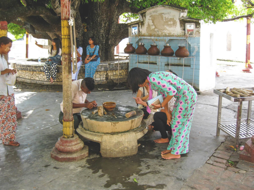 Myanmar-Rundreise-Mandalay-Herstellung-Thanaka