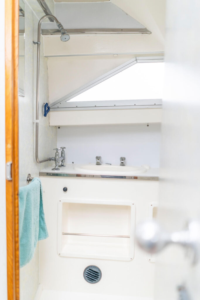 Houseboat wet room