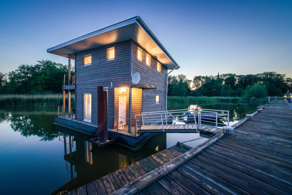 Naturhafen-Krummin-Schwimmende-Suiten-Ferienhaus-Insel-Usedom