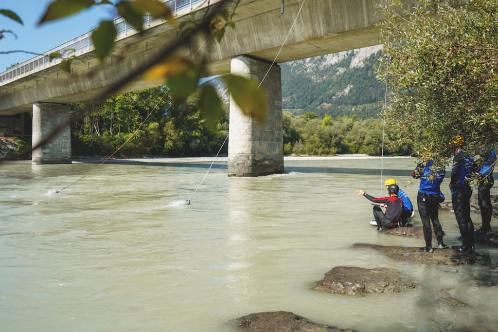 Oesterreich-Outdoor-Innsbruck-Up-Stream-Surfing