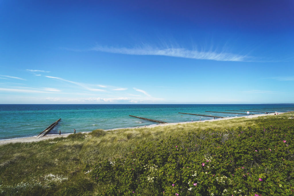 Ostseebad-Ahrenshoop-Duenen-Meer-Strand-Aussicht