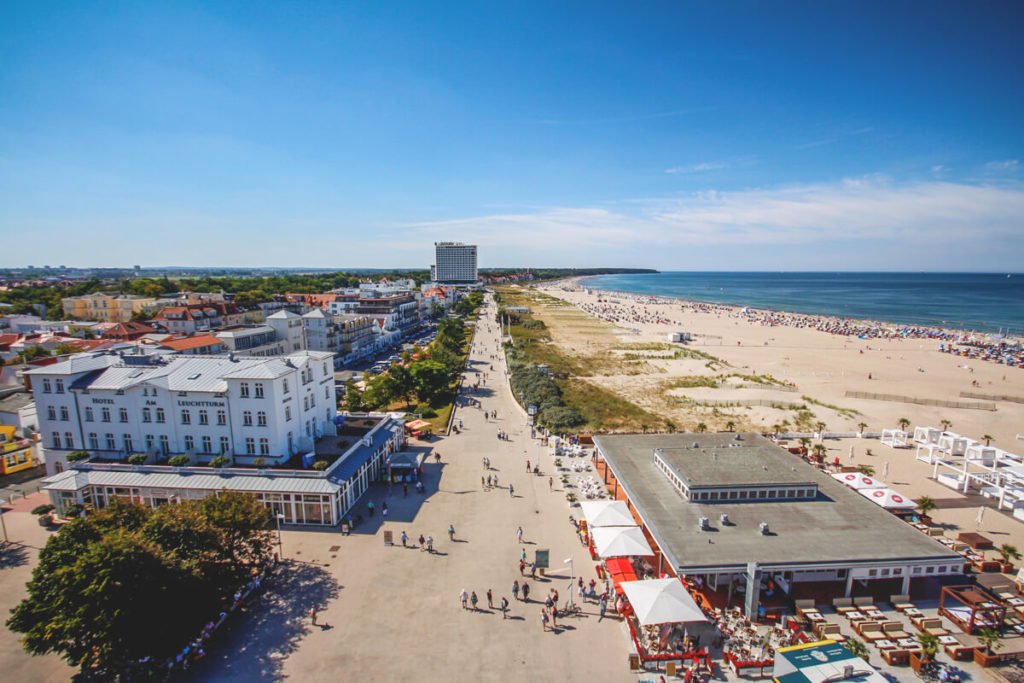 Ostseebad-Warnemuende-Leuchtturm-Aussicht