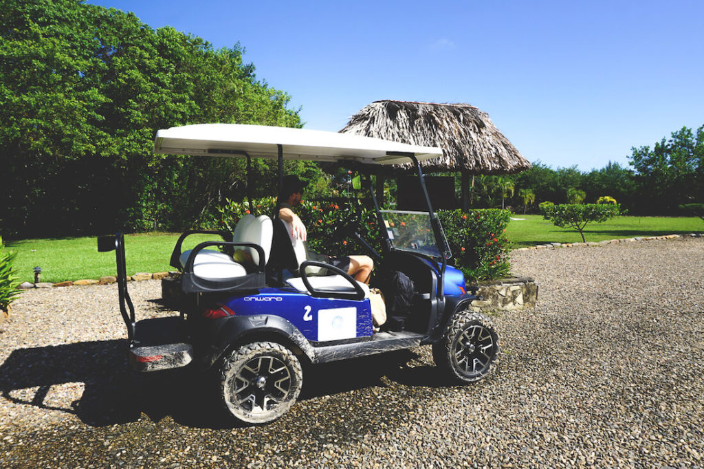 Placencia-Belize-Golf-Caddy-mieten