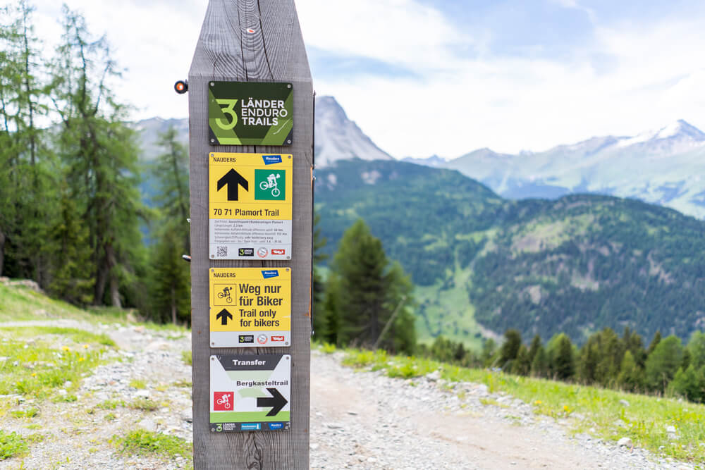 Plamort-Trail-Nauders-Wegweiser