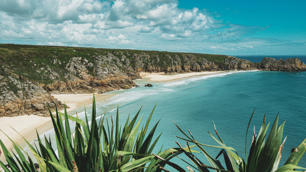 Porthcurno-Beach-in-Cornwall-Highlight-England-Rundreise