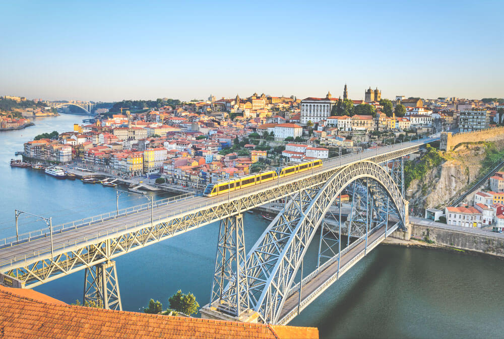Porto-Sehenswuerdigkeiten-Bruecke-Ponte-Dom-Luis