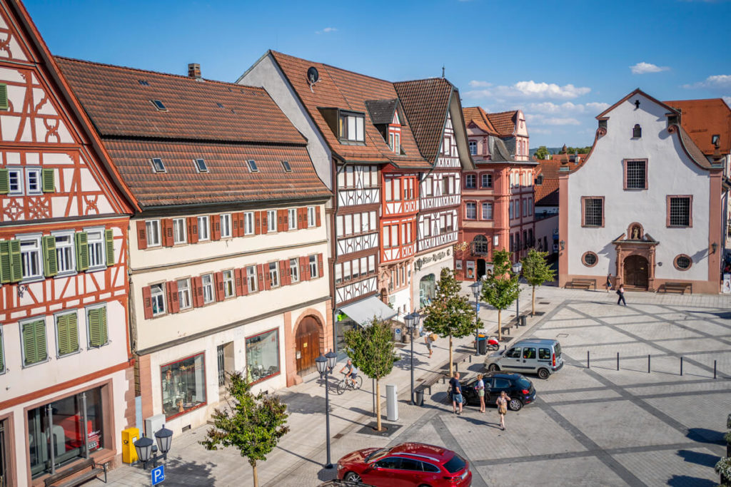 Radtour-Der-Klassiker-Tauberbischofsheim-Marktplatz Велосипедна прогулянка в Баден-Вюртемберзі