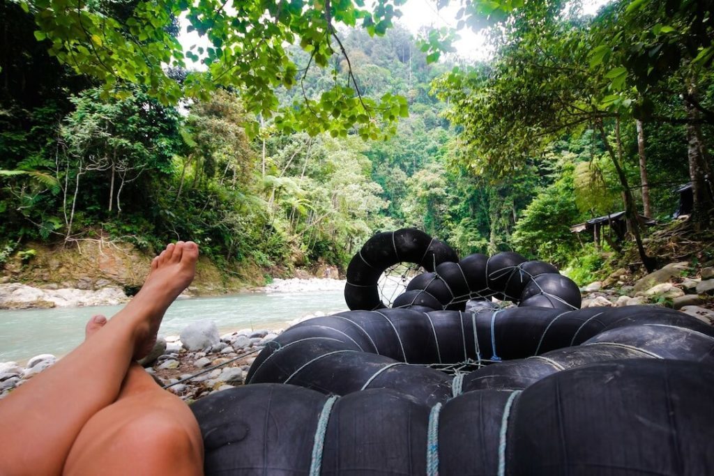Regenwald-Sumatra-Indonesien-Bukit-Lwang-Tour-River-Rafting-1024x683
