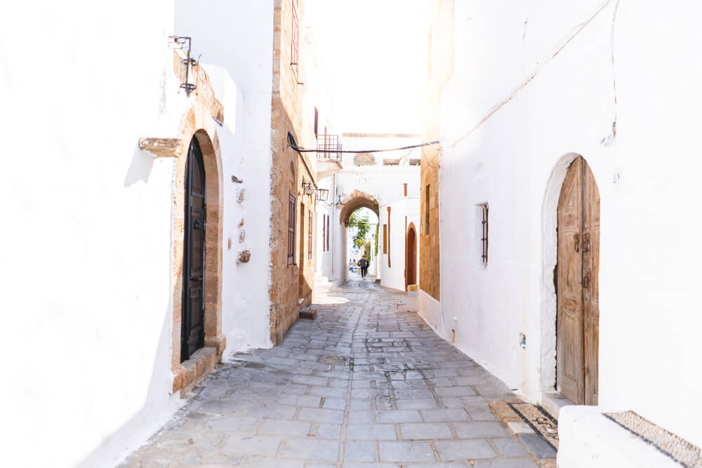 Rhodos-Sehenswuerdigkeiten-Lindos-Gassen