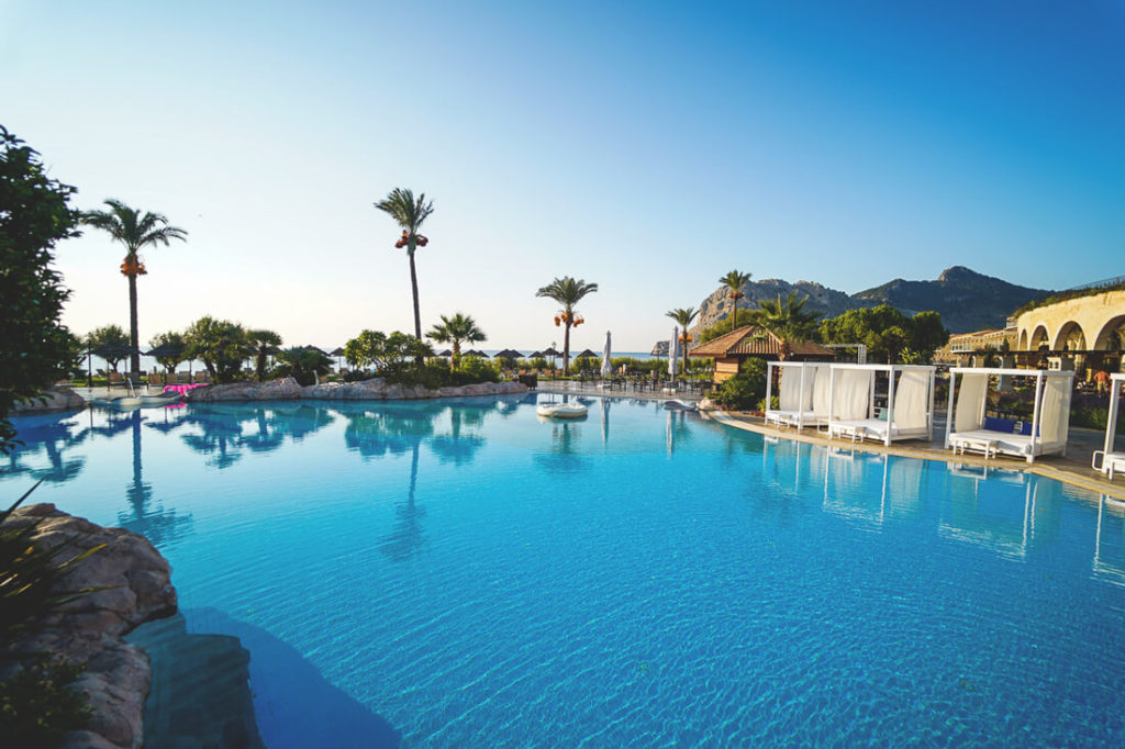 Rhodos-Sehenswuerdigkeiten-TUI-BLUE-Atlantica-Imperial-Resort-Pool