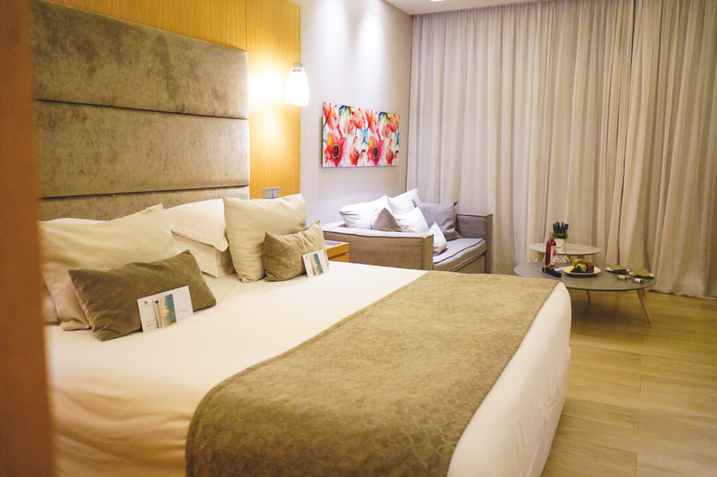 Rhodos-Sehenswuerdigkeiten-TUI-BLUE-Atlantica-Imperial-Resort-Zimmer