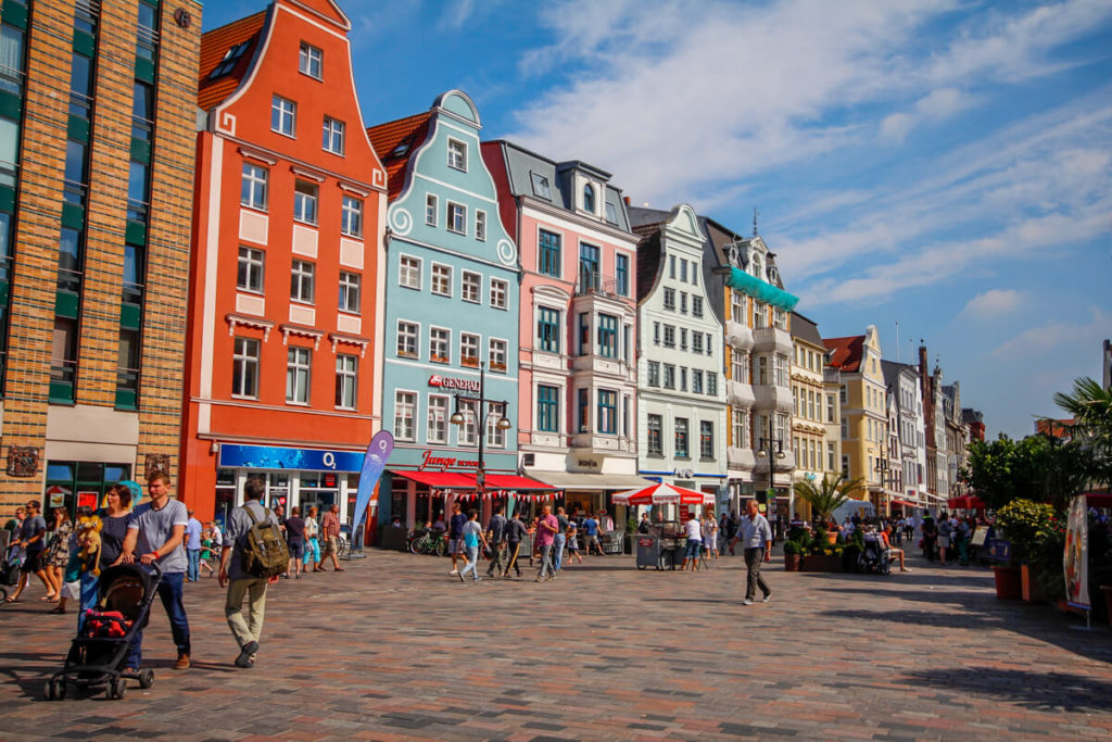 Rostock-Sehenswuerdigkeiten-Highlights-Kroepeliner-Strasse-Shopping