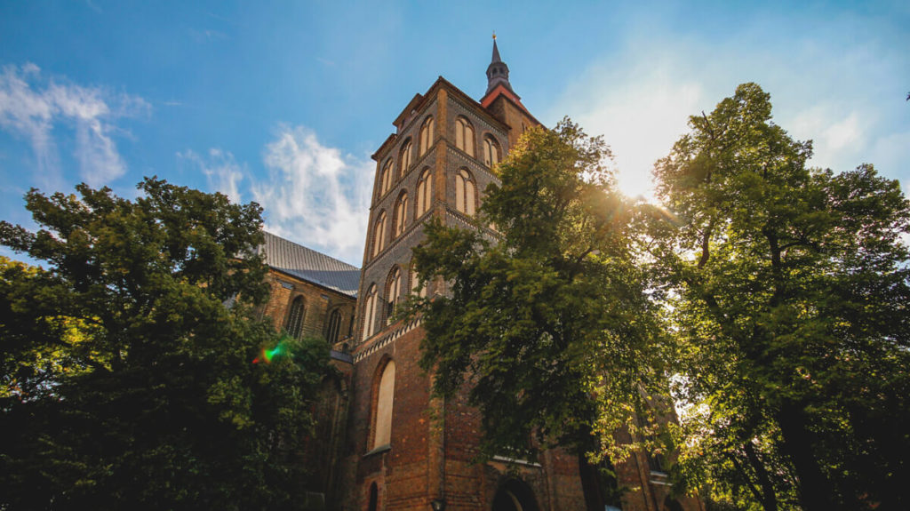 Rostock-Sehenswuerdigkeiten-Marienkirche-Neuer-Markt