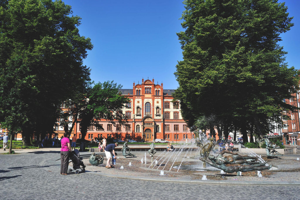 Rostock sights Uniplatz Pornobrunnen