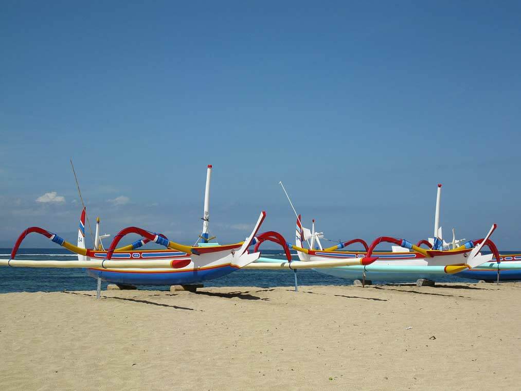 Sanur-Strand-Beach-Bali-Insel-Indonesien-Boote