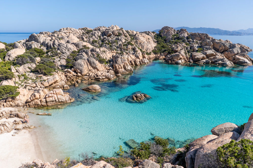 Sardinien-Sehenswuerdigkeiten-Caprera-Cala-Coticcio