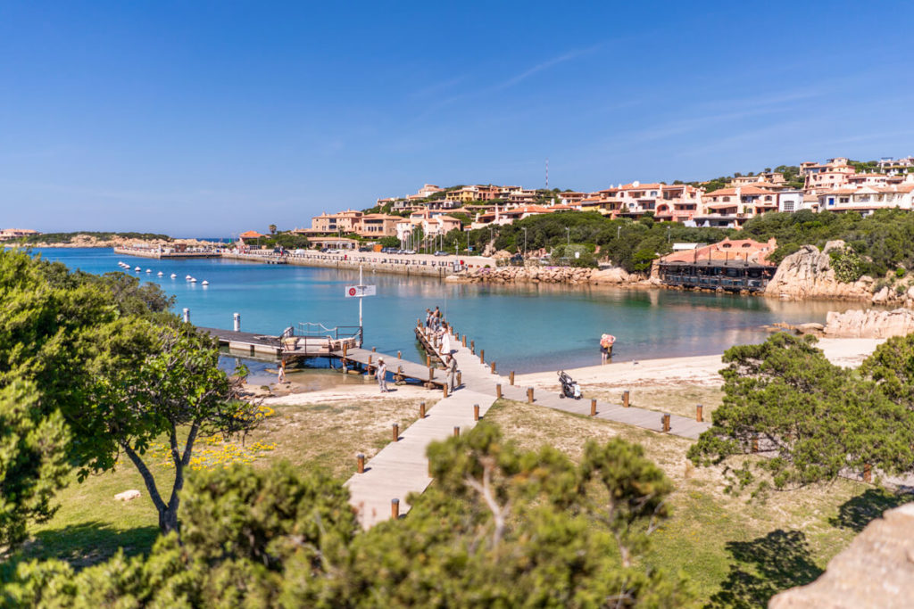 Sardinien-Sehenswuerdigkeiten-Costa-Smeralda-Porto-Cervo-Strand