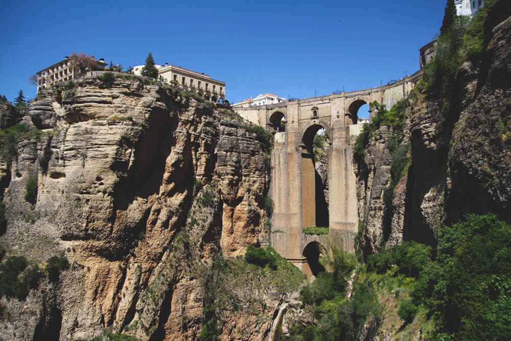 Schlucht-El-Tajo-Ronda-Andalusien-Spanien