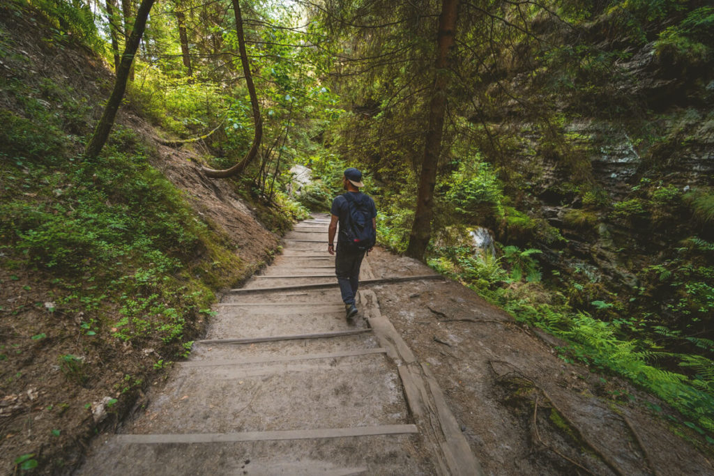 Schwedenloecher-Wanderung-Saechsische-Schweiz-Schlucht-3