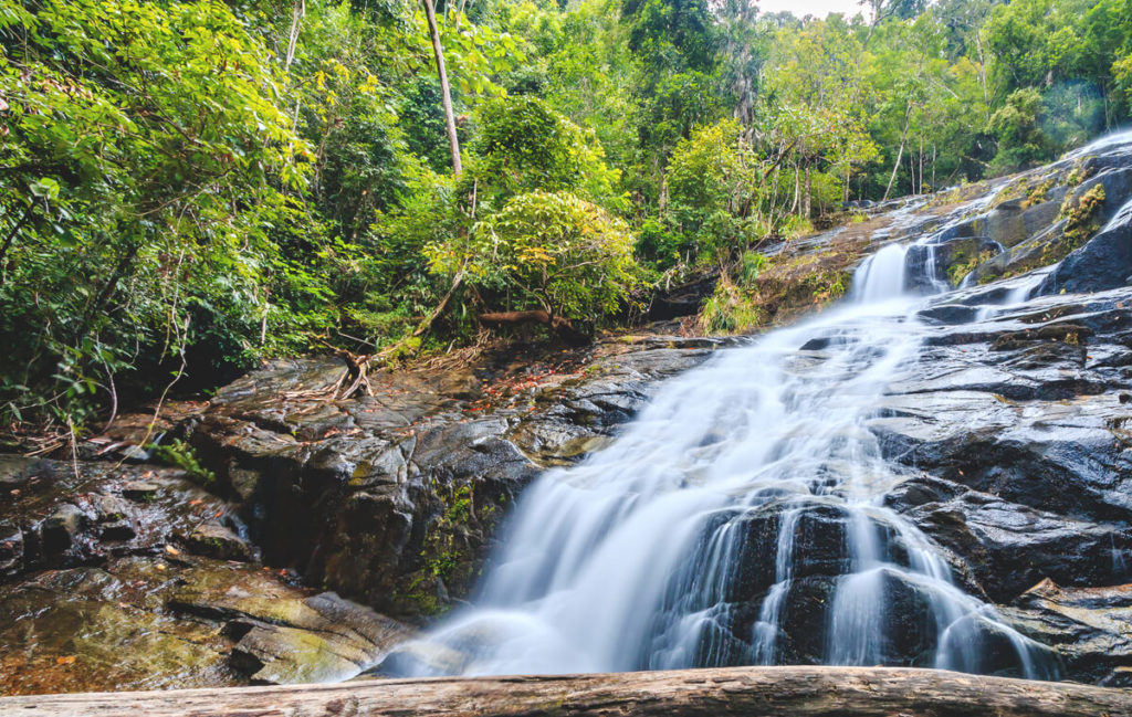 Sehenswuerdigkeiten-Khao-Lak-Ton-Chong-Fa-Wasserfall