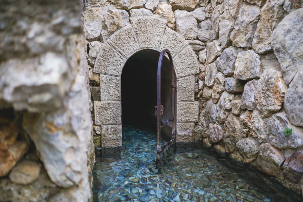 Seven-Springs-Epta-Piges-Tunnel