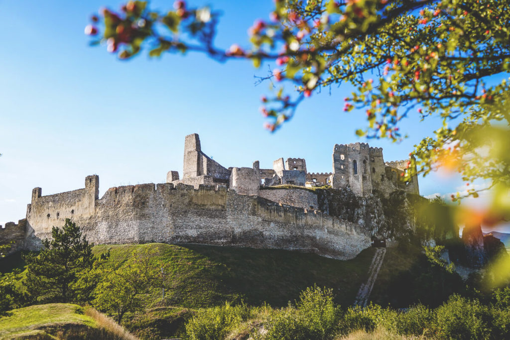 Slowakei-Rundreise-Burg-Beckov-Sightseeing