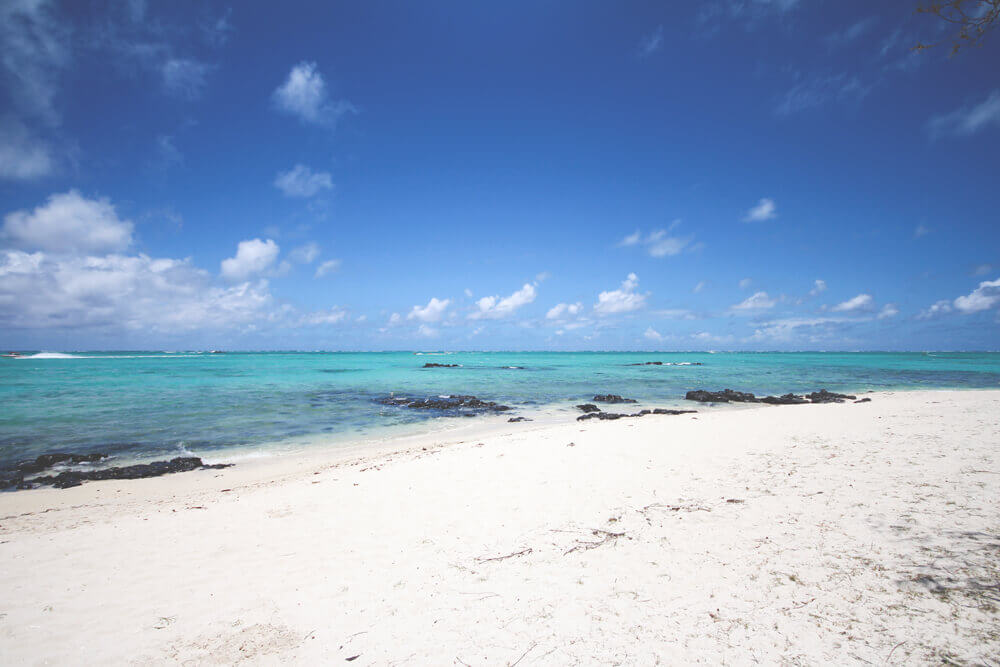 Strand-Ile-aux-Cerfs-Mauritius