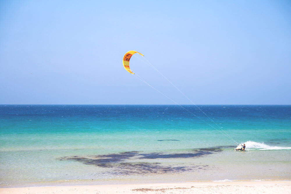 Tarifa-Spanien-Andalusien-Strand-Kite-Surfing