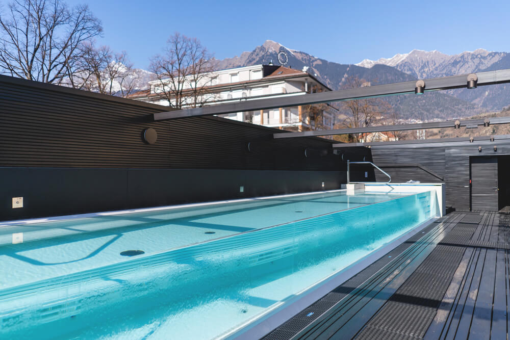 Therme-Meran-Aussenpool-Glaspool