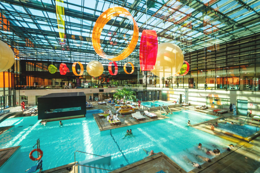 Therme-Meran-Innenpool-Hauptbecken