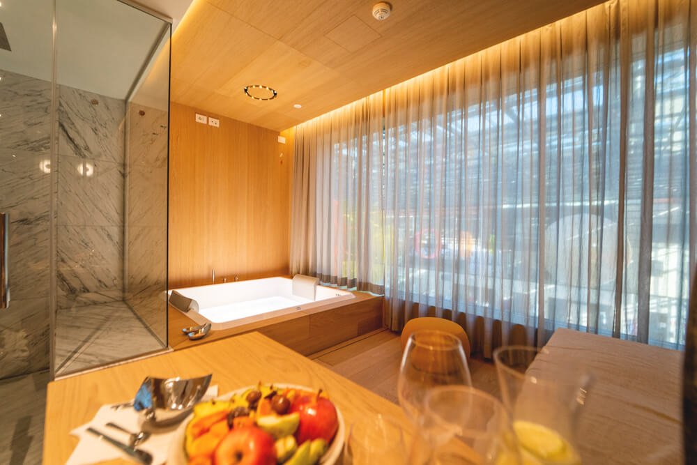 Therme-Meran-Pool-Suite-3