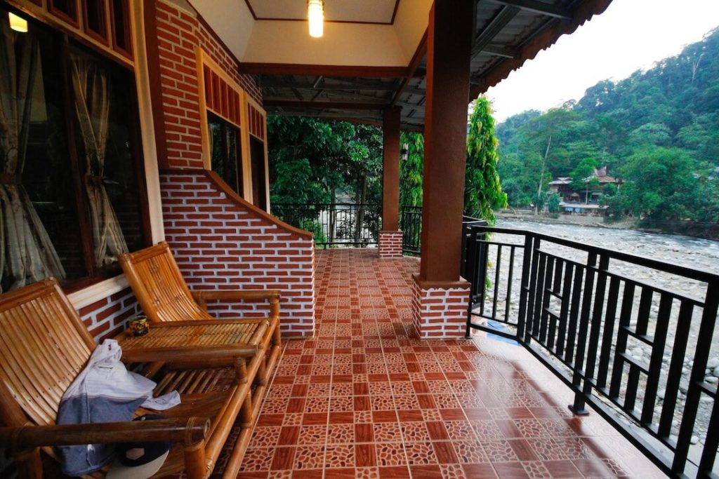 Thomas-Retreat-Bukit-Lawang-Terrasse