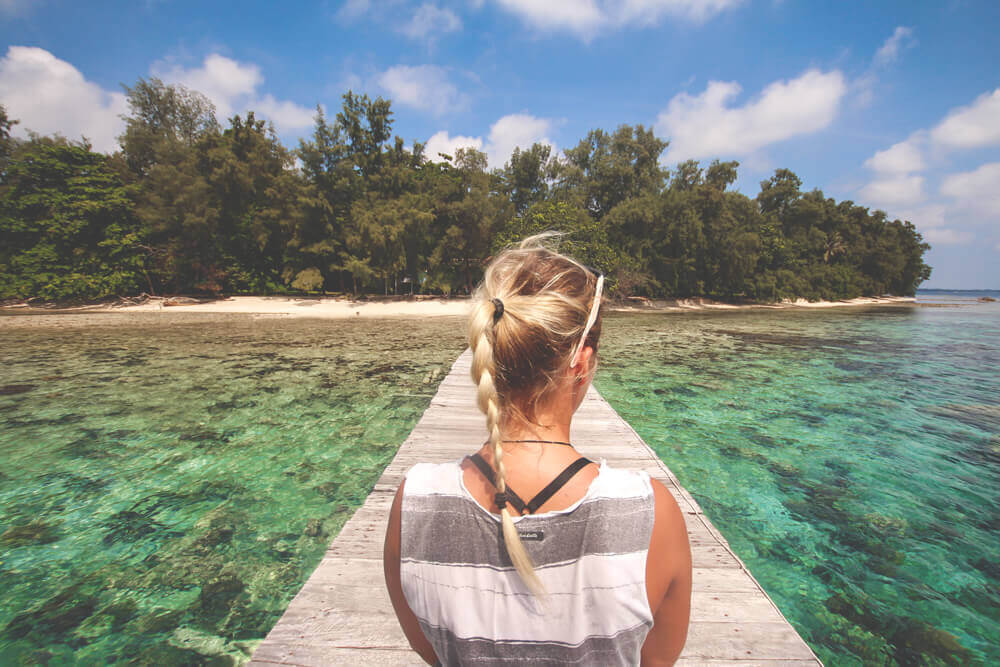 Thousand-Island-Steg-Anleger-Insel-Indonesien-Traumhaft-Bolle