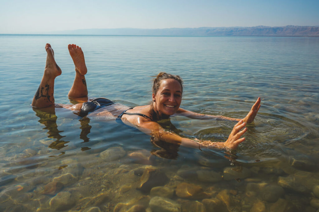 Totes-Meer-Jordanien-Wasser-Schweben